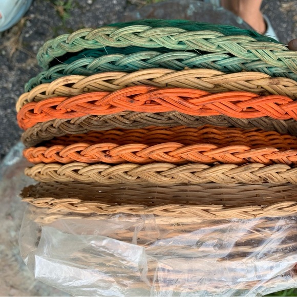 Vintage Bamboo Plate Holder Basket Bundle Group Lot of 16 Various Colors Wicker - Picture 2 of 4